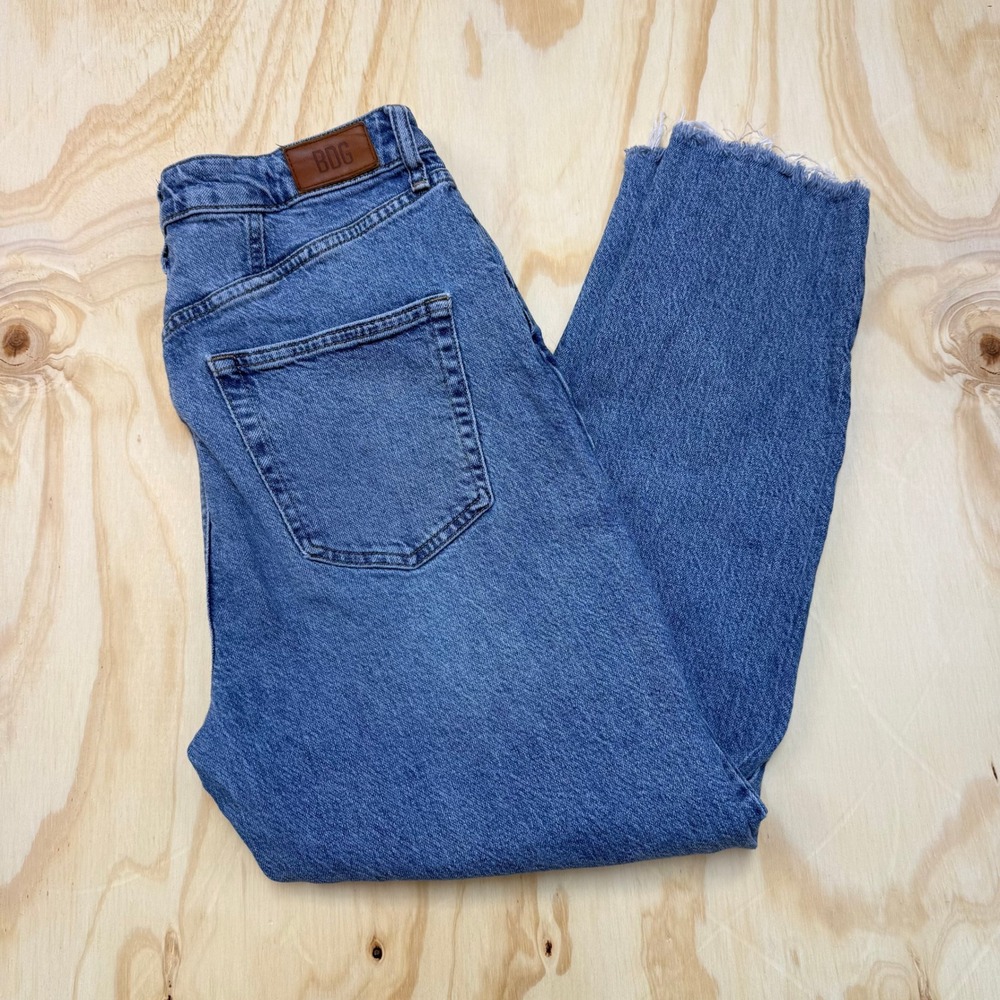 BDG Urban Outfitters Edie High Rise Straight Jeans Medium Wash Raw Hem Blue 32 - Picture 2 of 7